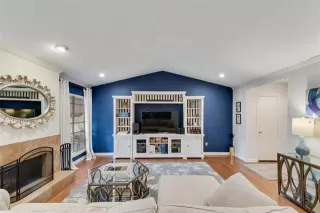 Photo #6: 21093419 Listing