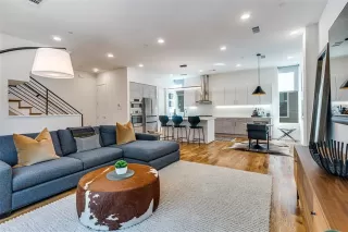 Photo #3: 21093505 Listing