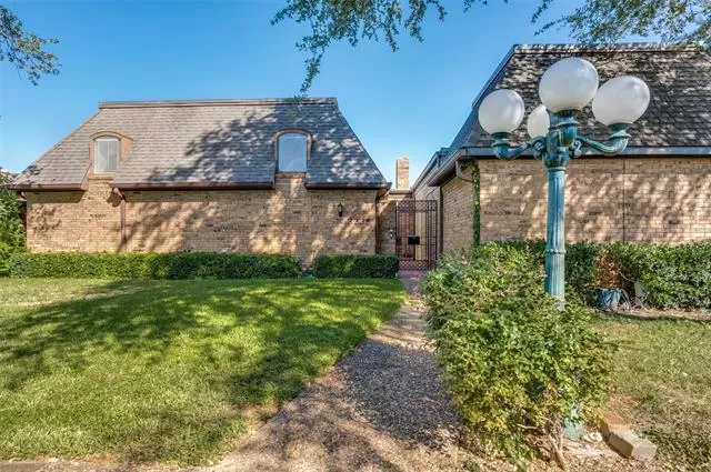 MLS: 21093794 Condo For Sale