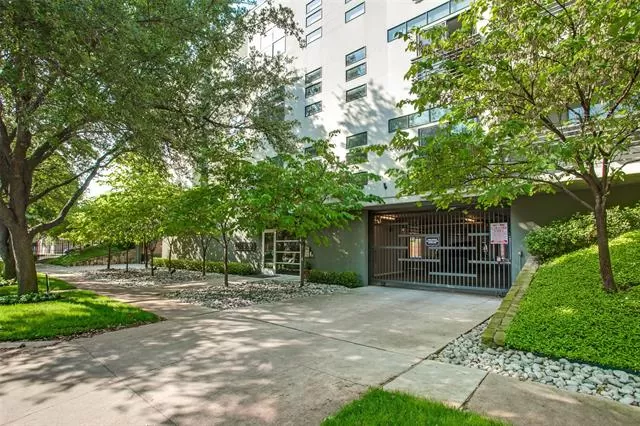 MLS: 21093903 Condo For Sale