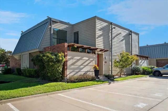 MLS: 21094331 Condo For Sale