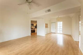 Photo #6: 21094453 Listing 