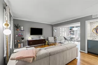 Photo #5: 21094562 Listing