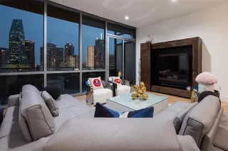 Photo #5: 21094794 Listing