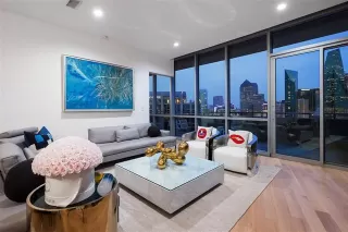 Photo #6: 21094794 Listing