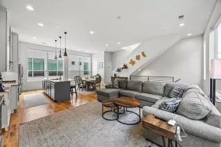 Photo #4: 21094825 Listing