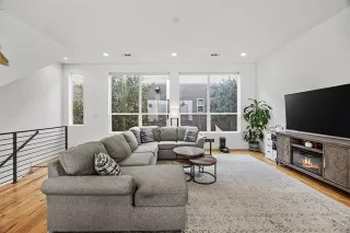 Photo #6: 21094825 Listing