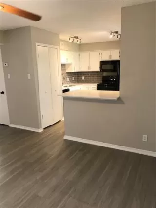 Photo #5: 21094832 Listing