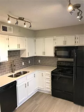 Photo #6: 21094832 Listing