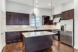 Photo #4: 21094960 Listing