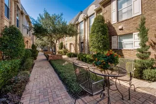 Photo #6: 21094982 Listing