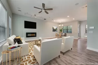Photo #3: 21095212 Listing