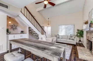 Photo #6: 21095302 Listing