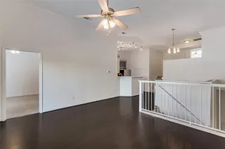 Photo #6: 21095508 Listing