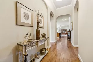 Photo #4: 21095686 Listing