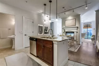 Photo #5: 21095795 Listing