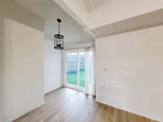 Photo #6: 21095812 Listing