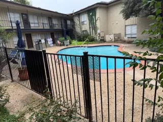 Photo #2: 21096631 Listing