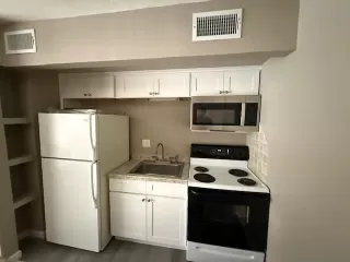 Photo #5: 21096631 Listing