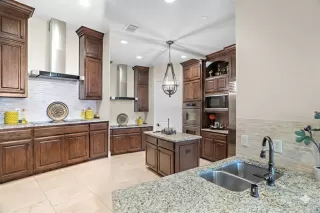 Photo #4: 21096914 Listing