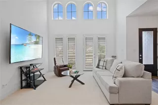 Photo #6: 21096974 Listing