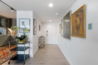 Photo #4: 21096975 Listing