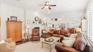 Photo #6: 21097092 Listing