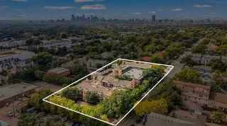 Photo #4: 21097206 Listing