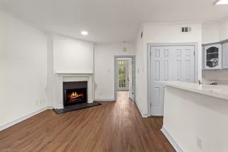 Photo #6: 21097206 Listing