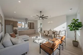 Photo #4: 21097207 Listing