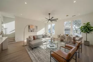 Photo #6: 21097207 Listing