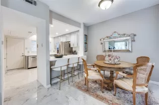 Photo #5: 21097415 Listing