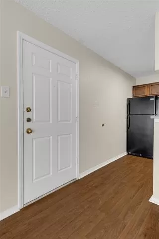 Photo #5: 21098074 Listing