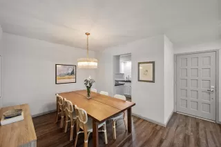 Photo #6: 21098425 Listing