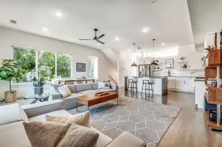 Photo #2: 21098500 Listing 