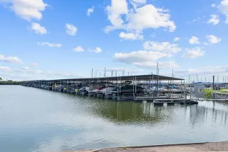 Photo #2: 21098762 Listing