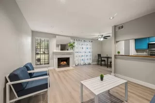 Photo #4: 21098932 Listing