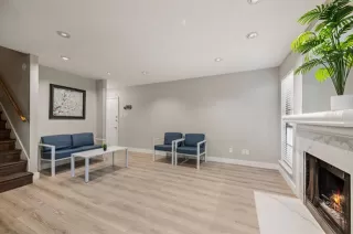 Photo #6: 21098932 Listing