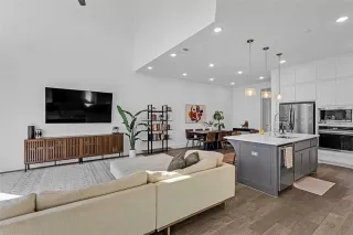 Photo #6: 21099170 Listing