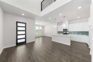 Photo #5: 21099310 Listing