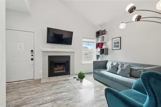 Photo #4: 21099411 Listing