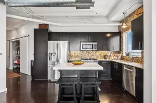 Photo #4: 21099418 Listing