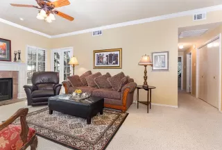 Photo #5: 21099604 Listing