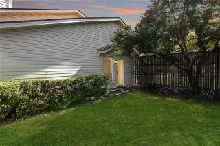 Photo #4: 21099899 Listing