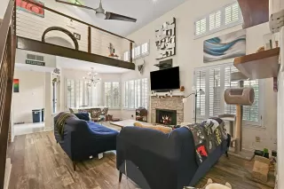 Photo #2: 21100043 Listing