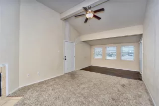 Photo #4: 21100099 Listing