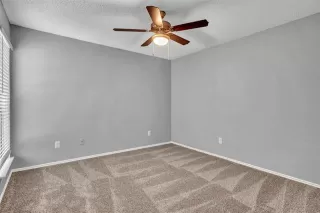 Photo #6: 21100286 Listing