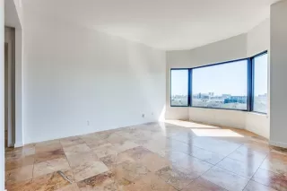 Photo #4: 21100309 Listing