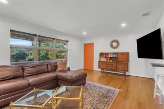 Photo #6: 21100369 Listing 