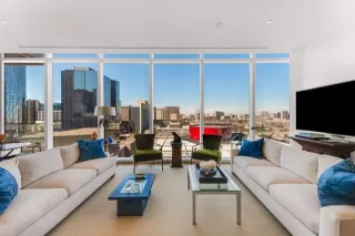 Photo #4: 21100460 Listing